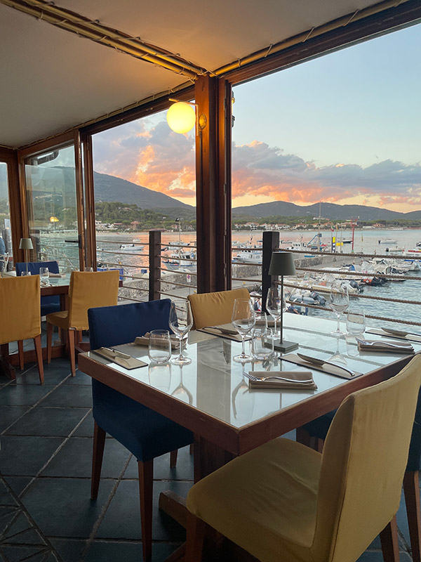 Location ristorante Kontiki al tramonto